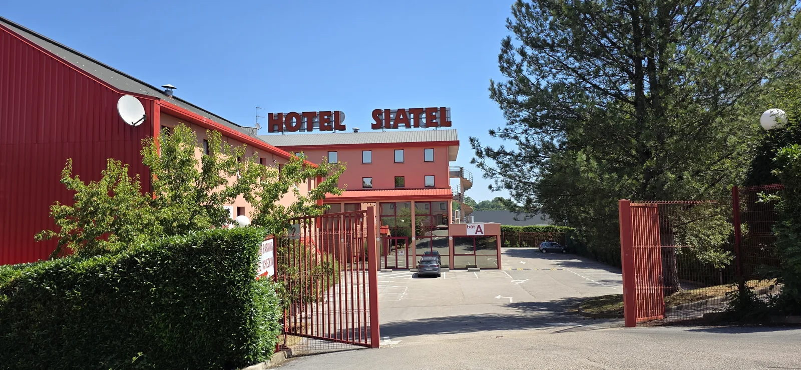 Façade de l’Hôtel Siatel pour une étape près de l’A36 à Besançon